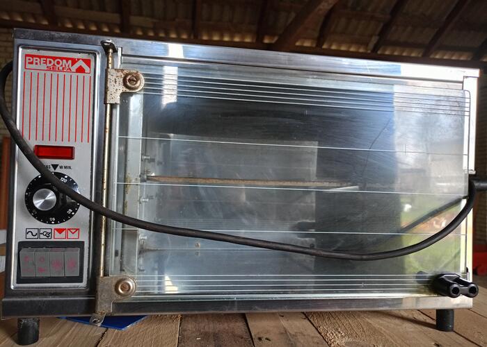 Grajewo ogłoszenia: Opiekacz rożno Predom, sprawy, długo stał w kartonie prawie nowy.